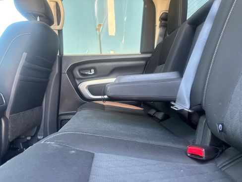 Used 2018 Nissan Titan SV w/ SV Convenience Package RWD image 33
