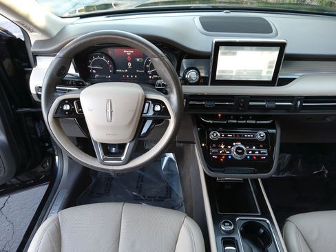 Used 2020 Lincoln Corsair AWD w/ Premium Package image 13