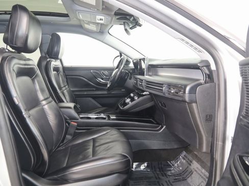 Used 2020 Lincoln Corsair FWD w/ Premium Package image 13