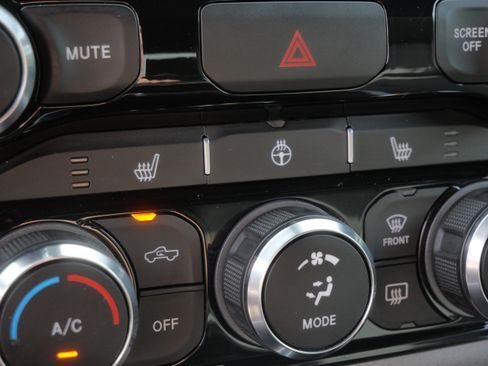 Used 2022 RAM 1500 Big Horn AWD/4WD image 31