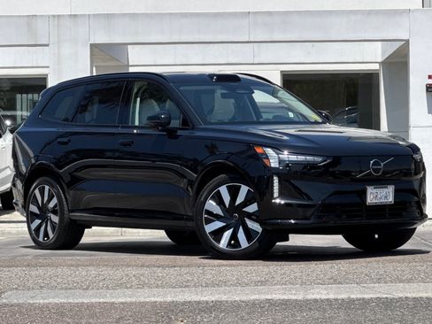 Certified 2025 Volvo EX90 Ultra AWD/4WD image 2