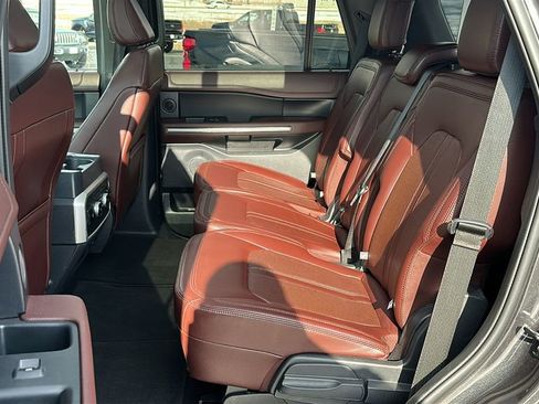 Used 2024 Ford Expedition Limited image 28