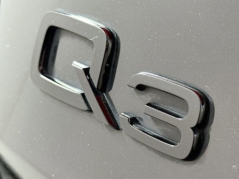 Used 2023 Audi Q3 2.0T Premium w/ Black Optic Sport Package AWD/4WD image 10