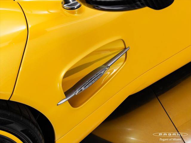 Used 2024 Pagani Utopia RWD image 18