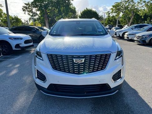Used 2021 Cadillac XT5 Premium Luxury FWD image 3