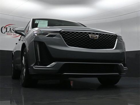 Used 2025 Cadillac XT6 Premium Luxury image 28