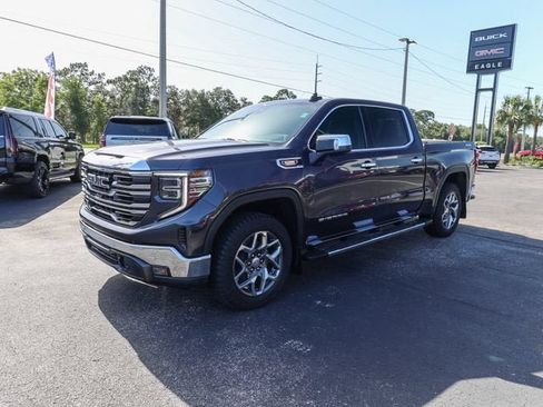 Used 2023 GMC Sierra 1500 SLT w/ SLT Premium Plus Package AWD/4WD image 4