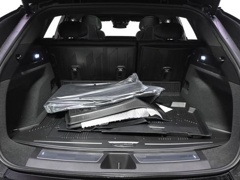 New 2026 Cadillac Lyriq Luxury w/ LPO, Floor Liner Package AWD/4WD image 19