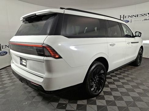 New 2025 Lincoln Navigator L Reserve w/ Jet Appearance Package AWD/4WD image 4