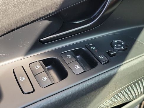 New 2026 Hyundai Elantra SEL Sport FWD image 17