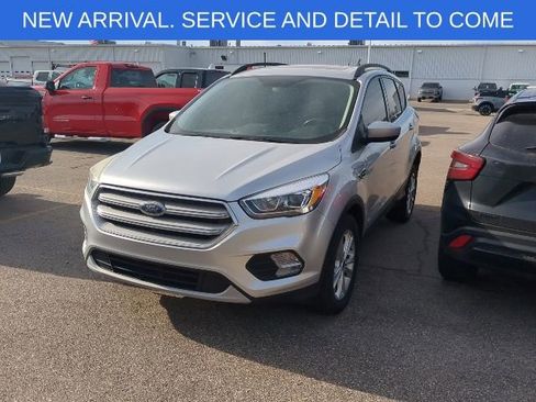 Used 2017 Ford Escape SE w/ SE Leather Comfort Package AWD/4WD image 1