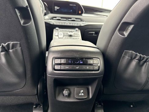 Used 2021 Hyundai Palisade Limited image 16