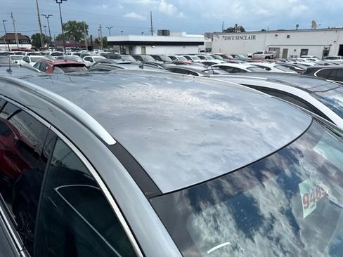 Used 2024 Buick Enclave Essence w/ Sport Touring Edition FWD image 8