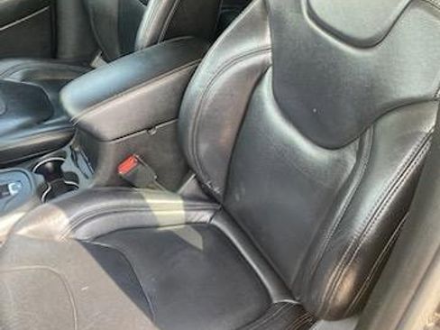 Used 2015 Jeep Cherokee Latitude image 9