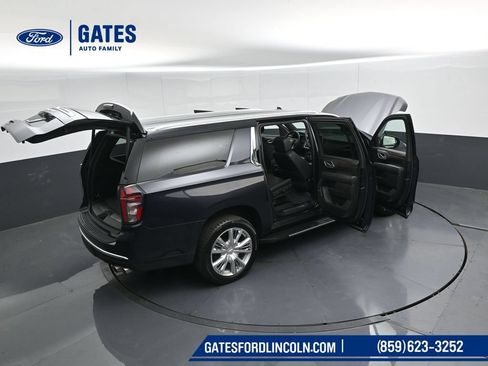 Used 2022 Chevrolet Suburban High Country AWD/4WD image 58