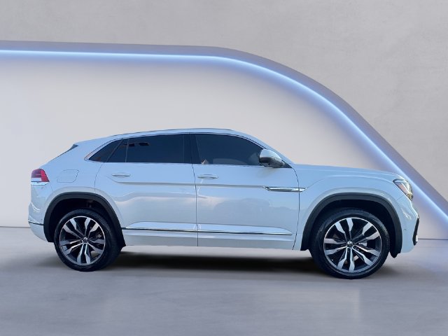 Used 2022 Volkswagen Atlas Cross Sport SEL Premium R-Line AWD/4WD image 4