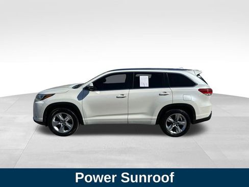 Used 2017 Toyota Highlander Limited image 2