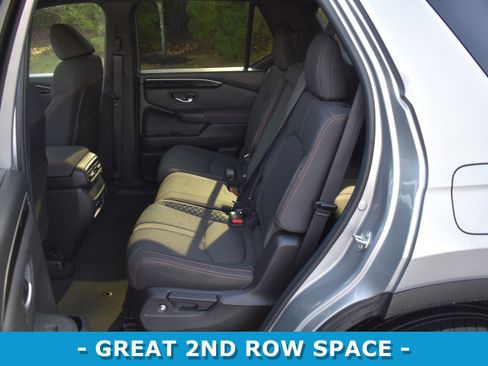 Certified 2023 Honda Pilot Sport image 9