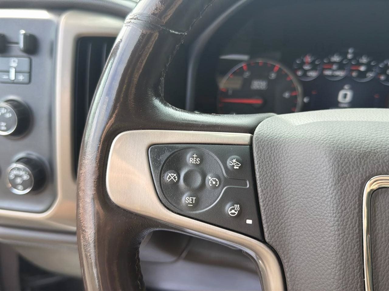 Used 2015 GMC Sierra 2500 Denali w/ Duramax Plus Package AWD/4WD image 12