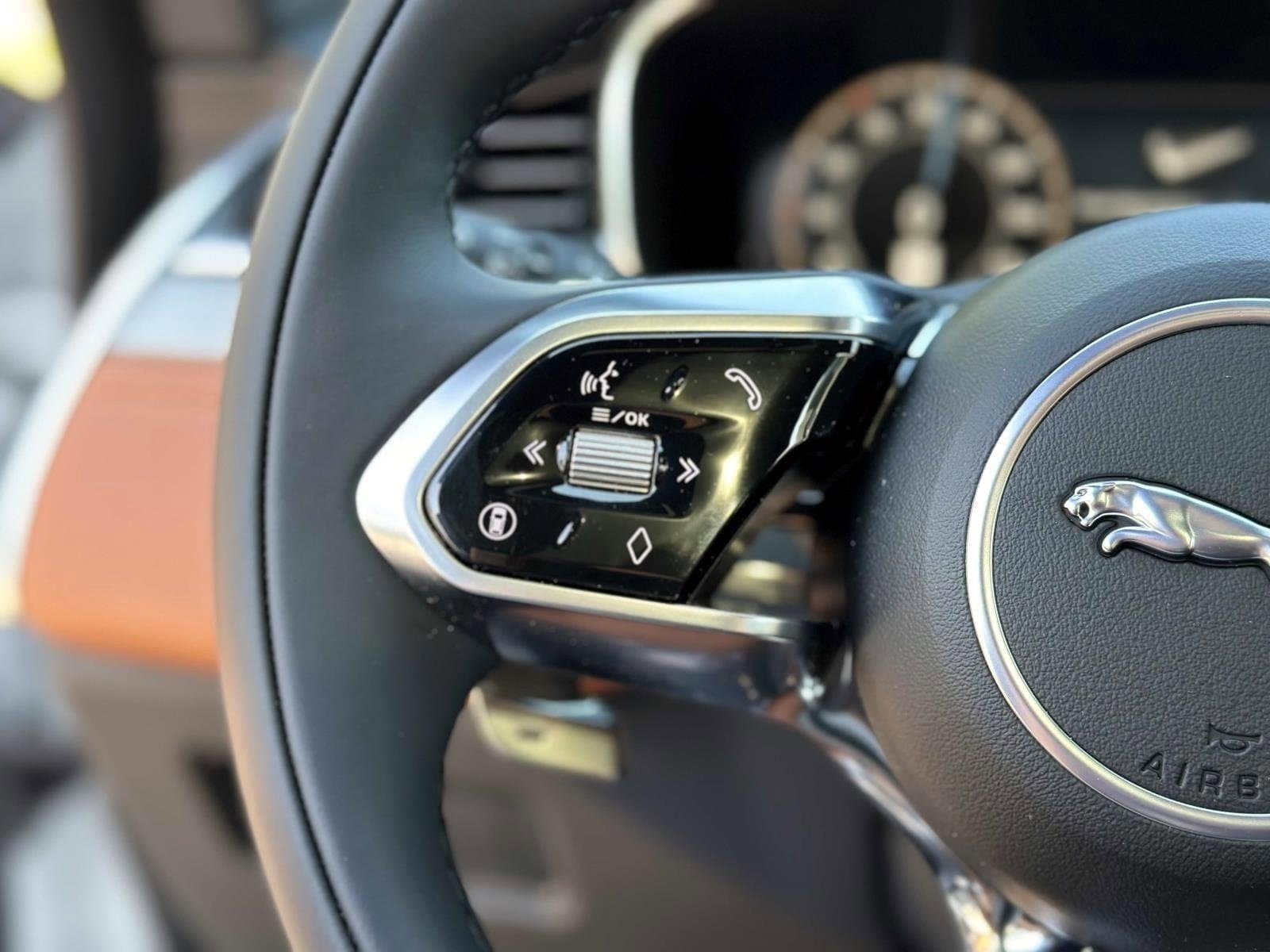 New 2026 Jaguar F-PACE R-Dynamic S AWD/4WD image 23