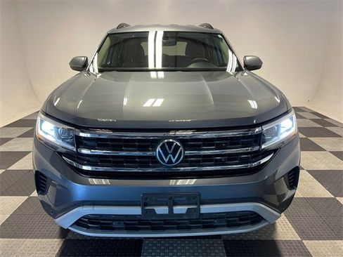 Certified 2022 Volkswagen Atlas SE image 2