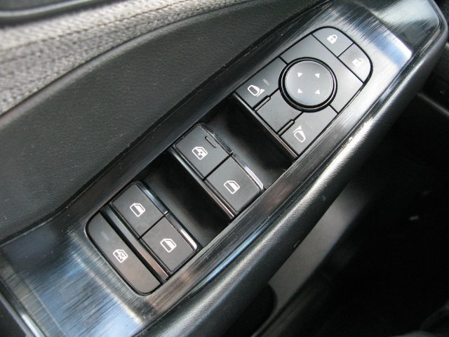 Used 2023 Nissan Rogue S AWD/4WD image 15