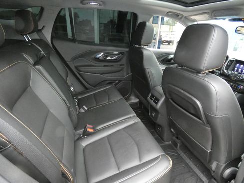 Certified 2022 GMC Terrain AT4 w/ Tech Package AWD/4WD image 17