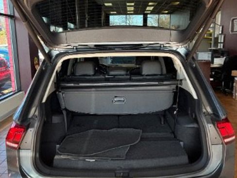 Used 2019 Volkswagen Tiguan SEL image 12