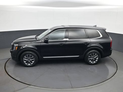 Used 2024 Kia Telluride LX AWD/4WD image 21