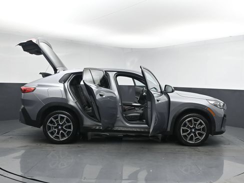Used 2026 BMW X2 xDrive28i AWD/4WD image 25