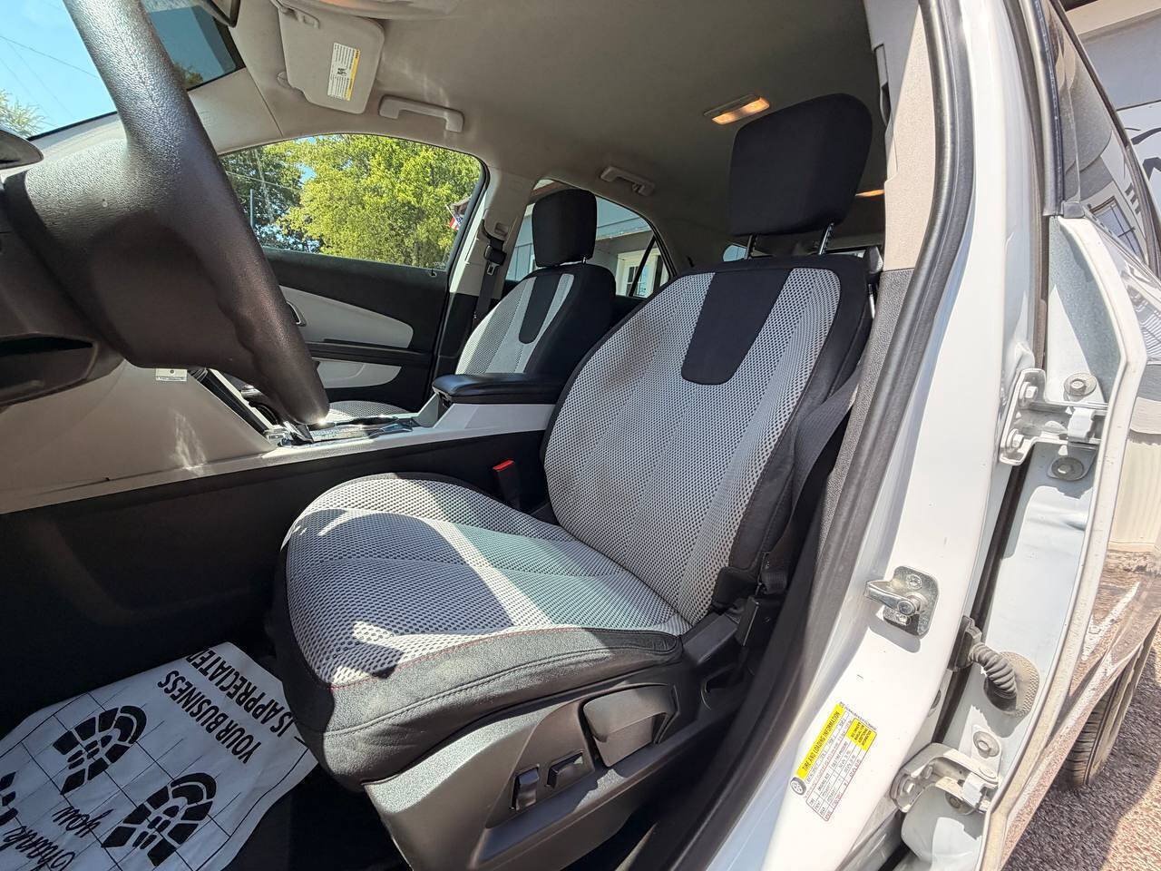 Used 2017 Chevrolet Equinox LS w/ LPO, Protection Package FWD image 11