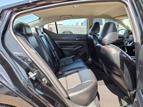 Used 2024 Nissan Altima 2.5 SR FWD image 18