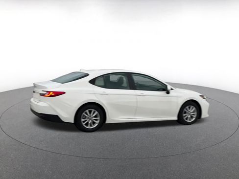 Used 2025 Toyota Camry LE image 16