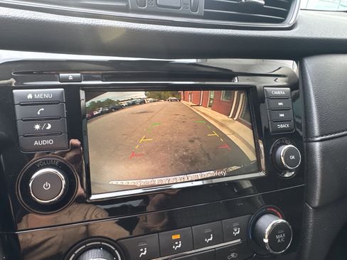 Used 2020 Nissan Rogue S AWD/4WD image 19