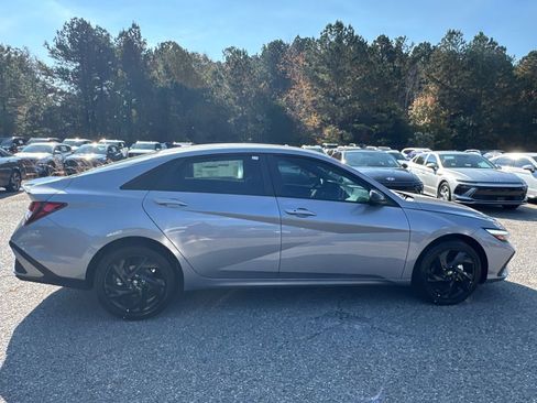 New 2026 Hyundai Elantra Sport image 6