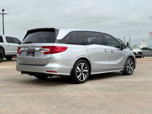 Used 2020 Honda Odyssey Elite image 2