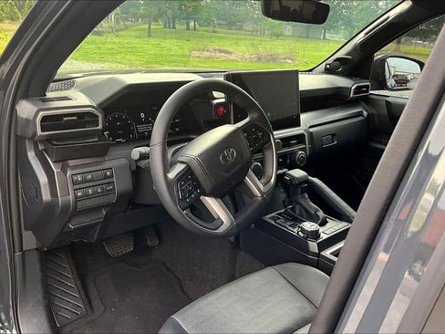 Used 2025 Toyota 4Runner TRD Off-Road Premium AWD/4WD image 10