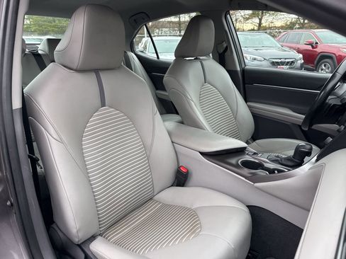 Used 2021 Toyota Camry SE image 14