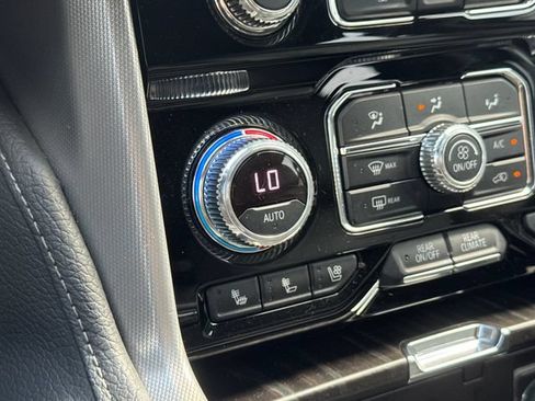 Used 2021 GMC Yukon XL Denali w/ Denali Premium Package RWD image 38