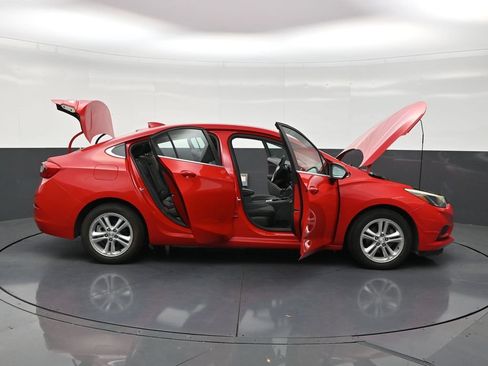 Used 2017 Chevrolet Cruze LT w/ Convenience Package FWD image 30