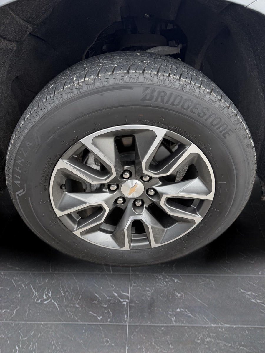 Used 2024 Chevrolet Silverado 1500 LT AWD/4WD image 17
