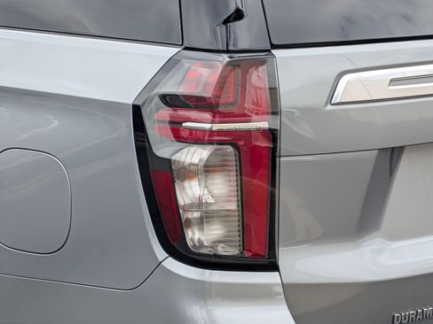 Used 2023 Chevrolet Suburban High Country w/ LPO, Illumination Package AWD/4WD image 17