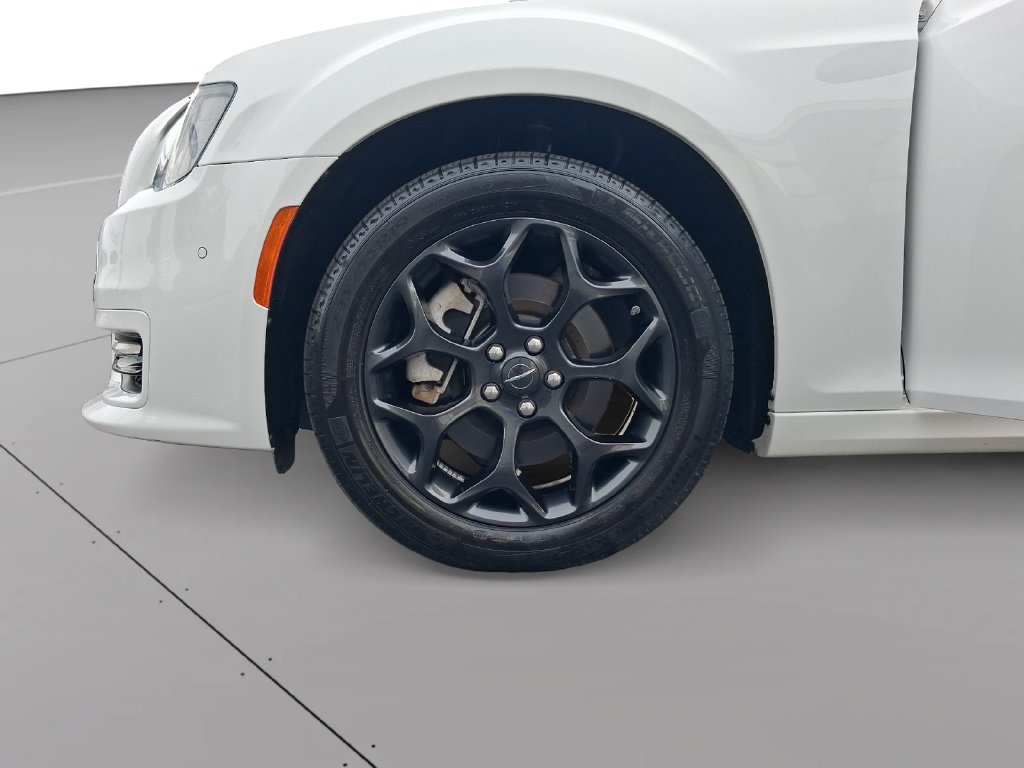 Used 2023 Chrysler 300 Touring L AWD/4WD image 38