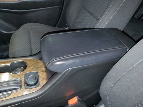 Used 2019 GMC Acadia SLE image 27