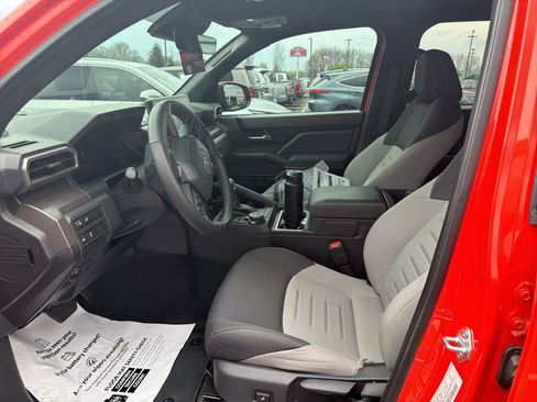 Used 2024 Toyota Tacoma TRD Off-Road image 10