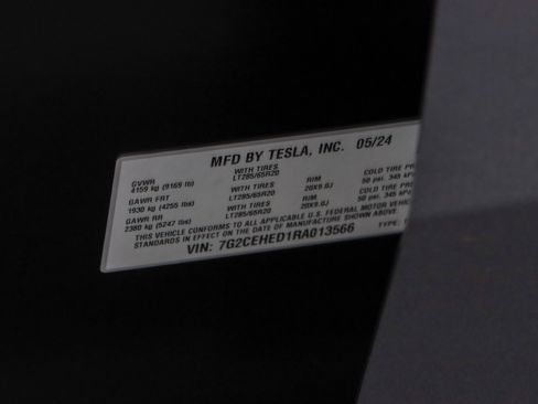 Used 2024 Tesla Cybertruck AWD Crew Cab image 28