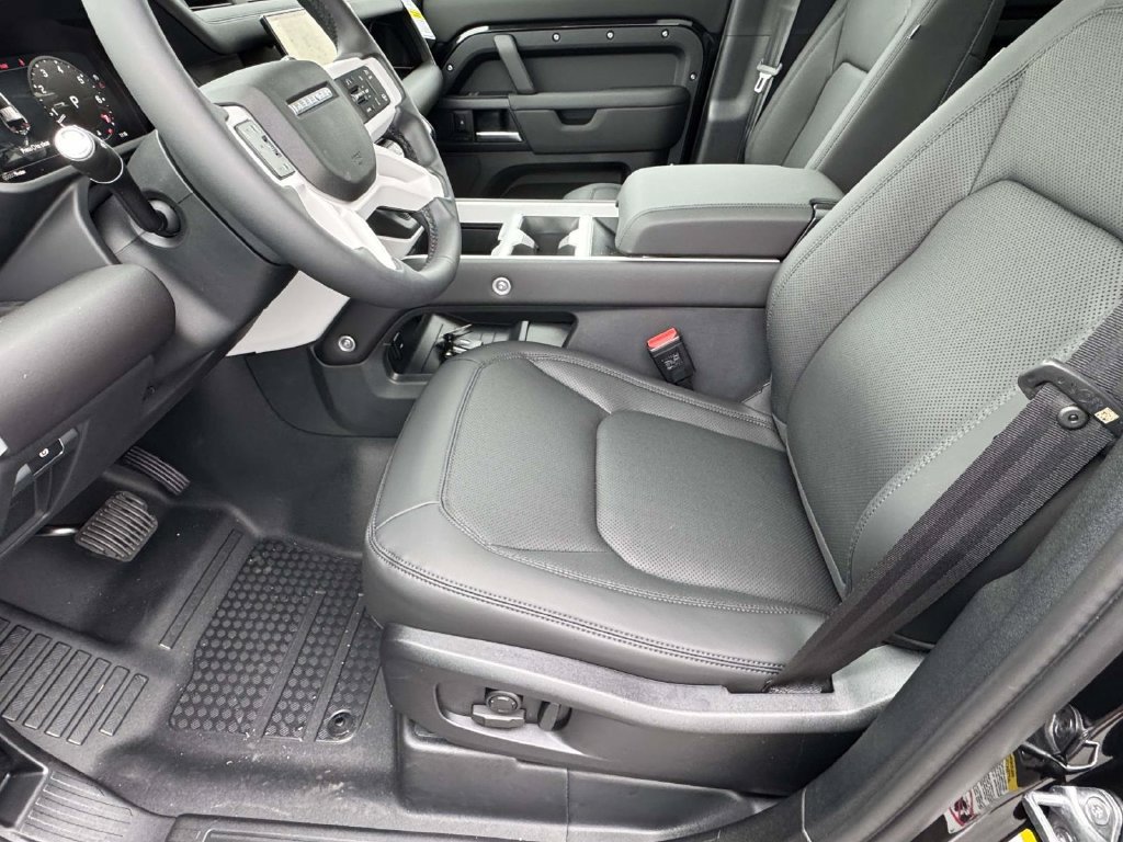New 2026 Land Rover Defender 110 S AWD/4WD image 9
