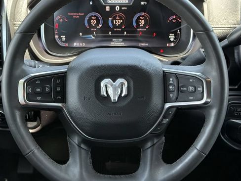 Used 2025 RAM 3500 Laramie AWD/4WD image 9