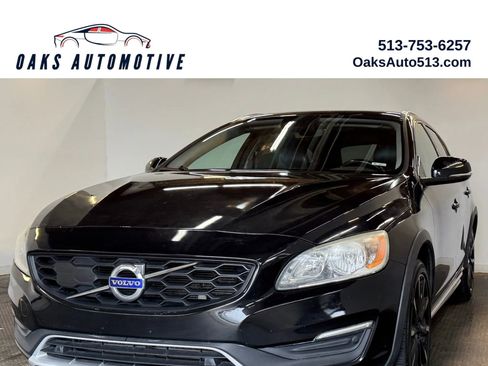 Used 2017 Volvo V60 T5 Cross Country w/ Convenience Package AWD/4WD image 1