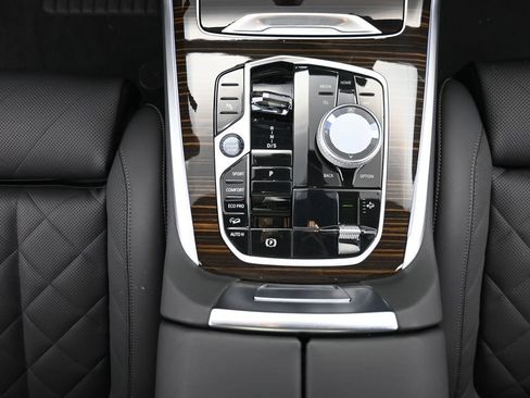 Used 2026 BMW X7 xDrive40i AWD/4WD image 15